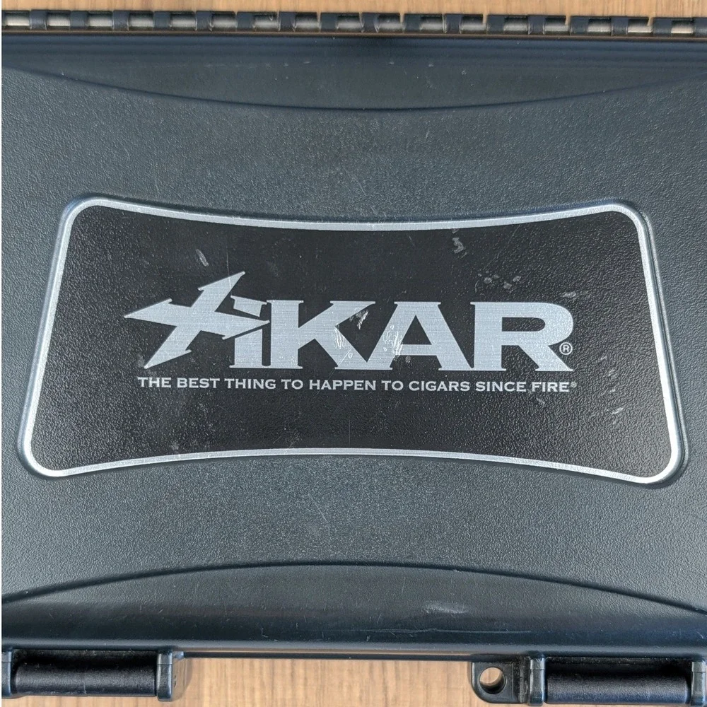 XIKAR Travel Humidor Black Waterproof Crushproof 5-Cigar Case